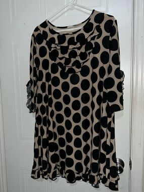 Zadie B’s Beige and Black Polka Dot Ruffle Dressy Tunic Top